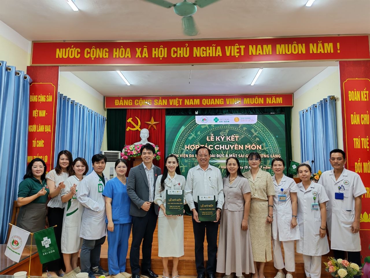Sự kiện không chỉ đánh dấu mốc quan trọng trong mối quan hệ hợp tác song phương mà còn là tin vui cho người dân khu vực phía Tây Hà Nội và các vùng lân cận, mở ra cơ hội tiếp cận dễ dàng hơn với các dịch vụ nhãn khoa kỹ thuật cao