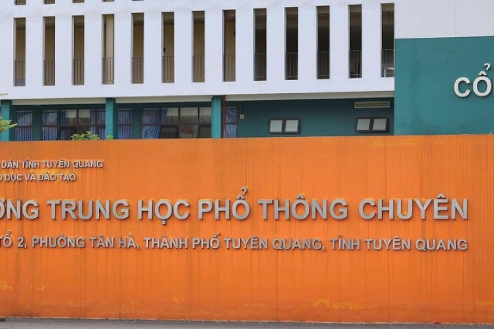 Một giáo viên ra đầu thú trong vụ điểm Toán cao bất thường ở Tuyên Quang