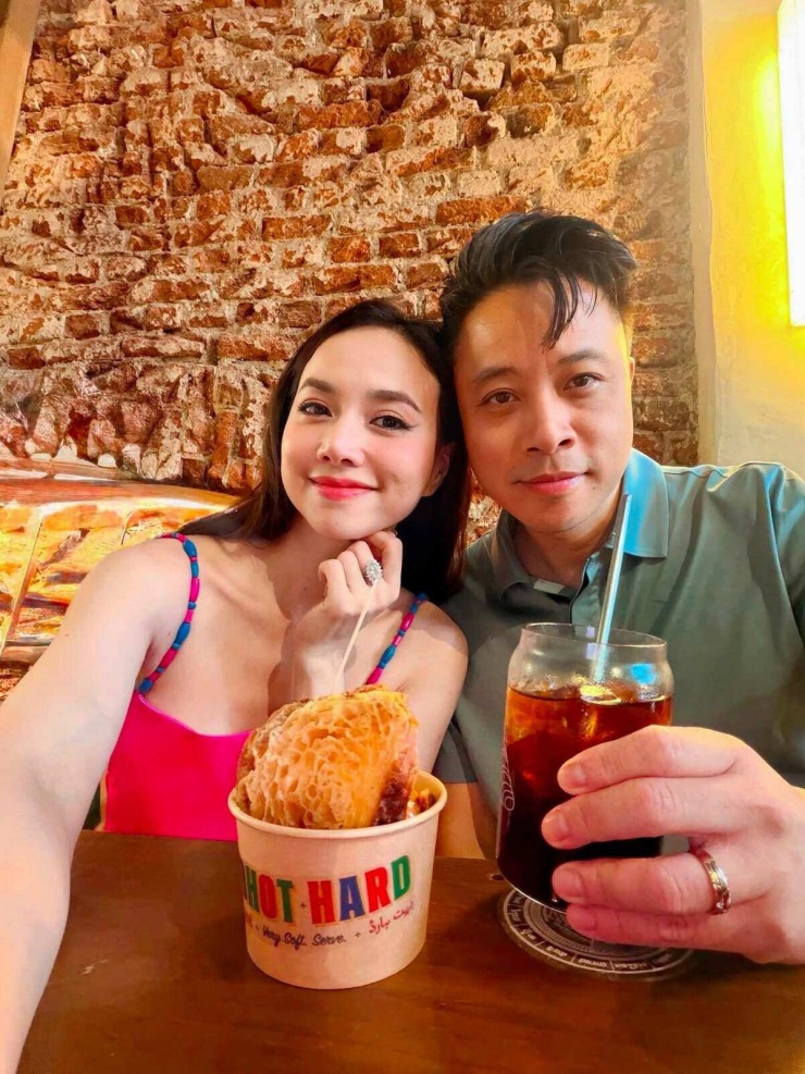 Ảnh sao 17/7: Ngân Hòa tươi tắn sau một năm điều trị suy thận - 5