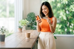 Thêm lựa chọn linh hoạt: FWD cho phép khách hàng trả góp phí bảo hiểm đến 12 tháng