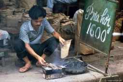 Hà Nội thời 'bia hơi 2.000 đồng' trong mắt khách Tây