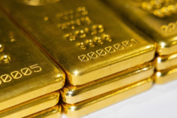 Vàng đang ở ‘ngã ba đường’: Có thể rơi về 3.500 USD trong kịch bản xấu nhất