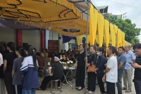 Vụ lật xe khách trên cao tốc: Xót xa tuyến phố có 5 đám tang