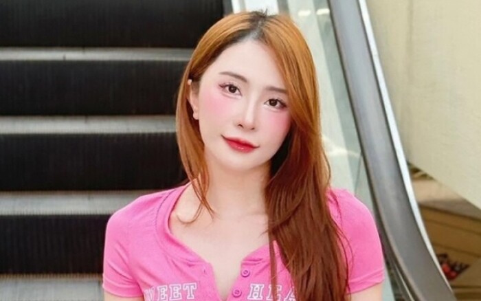 Quỳnh Nga chăm mặc như gái teen ở tuổi U40