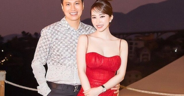 Công khai hẹn hò sau nhiều năm từng vướng tin đ...