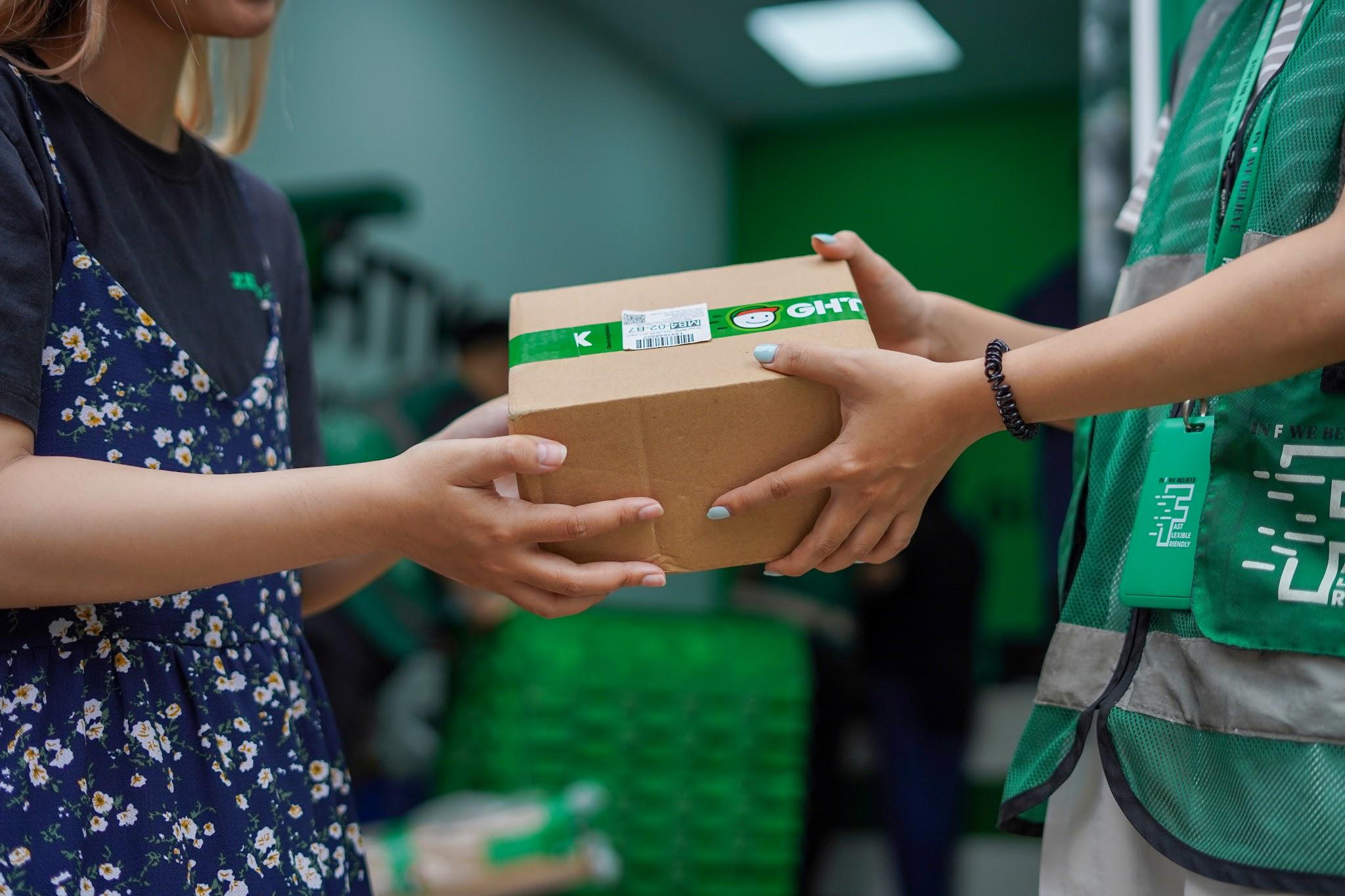 Trải nghiệm đồng kiểm tại điểm giao nhận là cách doanh nghiệp xóa bỏ nghi ngờ và khẳng định sự minh bạch với khách hàng.