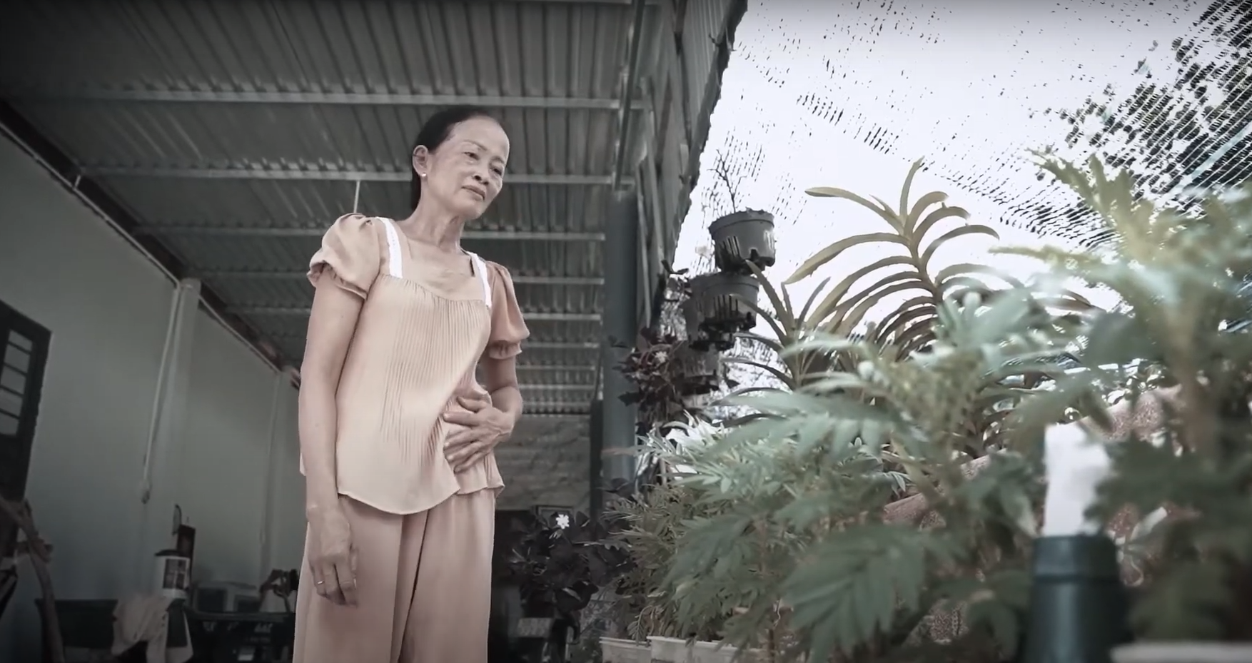 Cảnh báo: 4 thói quen âm thầm "tiếp tay" cho chứng tiểu đêm, tiểu són ở tuổi trung niên - 6