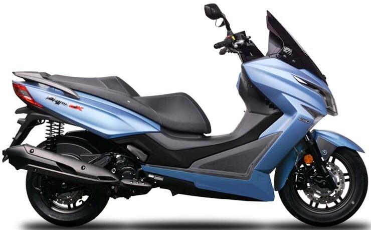 Đối thủ Honda PCX gây sốt với phuộc USD, động cơ mạnh hơn hẳn - 1