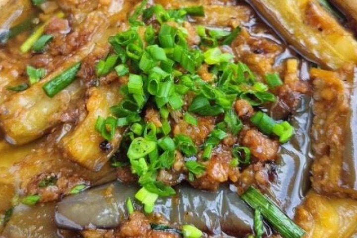 Loại quả giàu chất xơ hơn bí đao, ít calo hơn bí đỏ, đem om với cá mặn và thịt băm thành món ăn cực kì đưa cơm