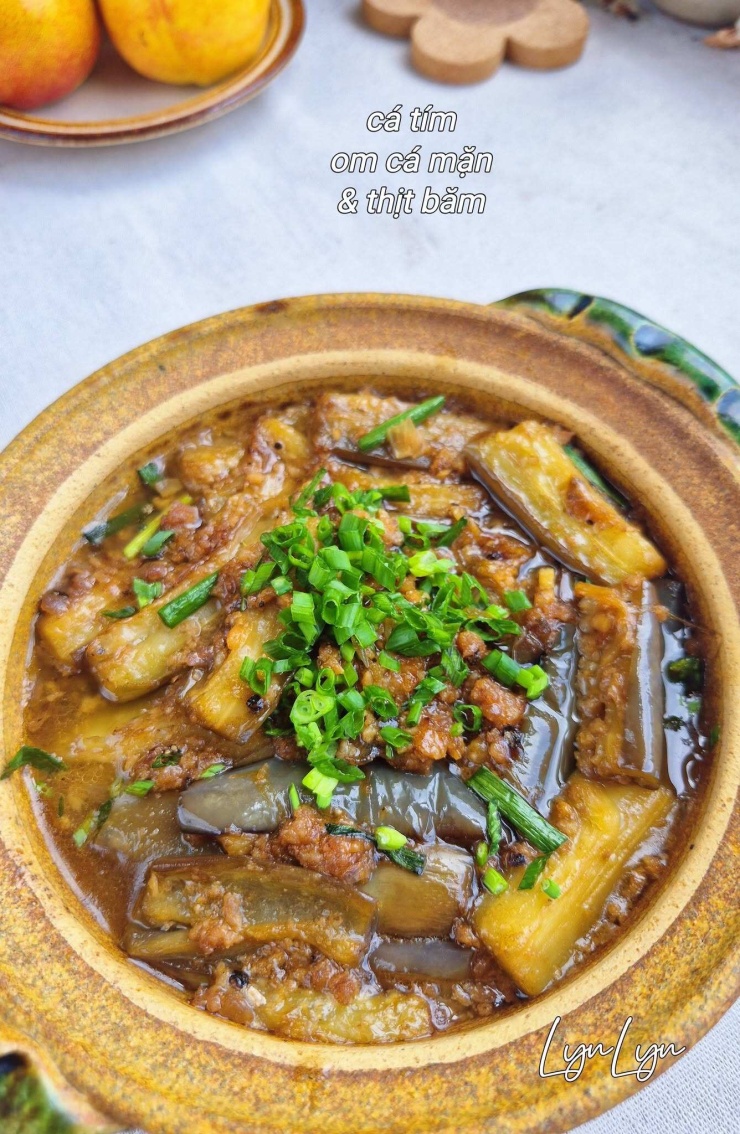 Loại quả giàu chất xơ hơn bí đao, ít calo hơn bí đỏ, đem om với cá mặn và thịt băm thành món ăn cực kì đưa cơm - 1