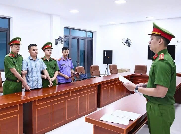 Giáo viên Nguyễn Hà Duy là một trong những bị can của vụ án. (Ảnh: Công an cung cấp)