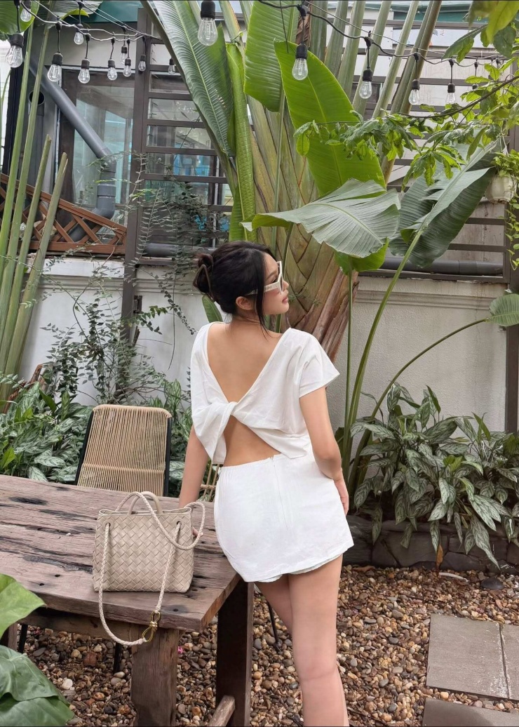 Doãn Hải My khẳng định màu trắng không bao giờ lỗi mốt, tips phối đồ hè thanh lịch mà quyến rũ - 2