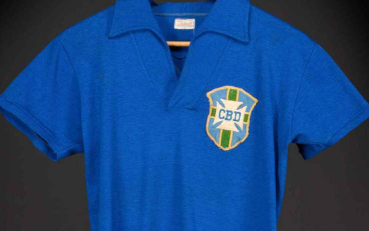 Chiếc áo Pele mặc trong trận chung kết World Cup 1958. Ảnh: Sotheby's