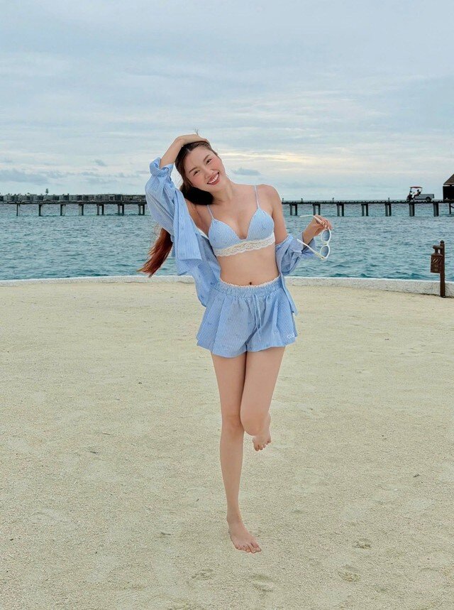 Thanh Thanh Huyền sinh năm 1996 tại Khánh Hòa, từng lọt Top 15 Hoa hậu Hoàn vũ Việt Nam 2015 và đại diện Việt Nam tham dự Miss Charm 2023 và lọt Top 20. Cô gây ấn tượng với chiều cao 1m70, số đo 85-61-89 cm. Ở tuổi 30, Thanh Thanh Huyền nhan sắc thăng hạng, cuộc sống đáng ngưỡng mộ.