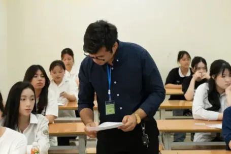 Mở kho dữ liệu thi cử trong nhiều năm, lấy chứng cứ khoa học để quyết định tách hay nhập các kỳ thi