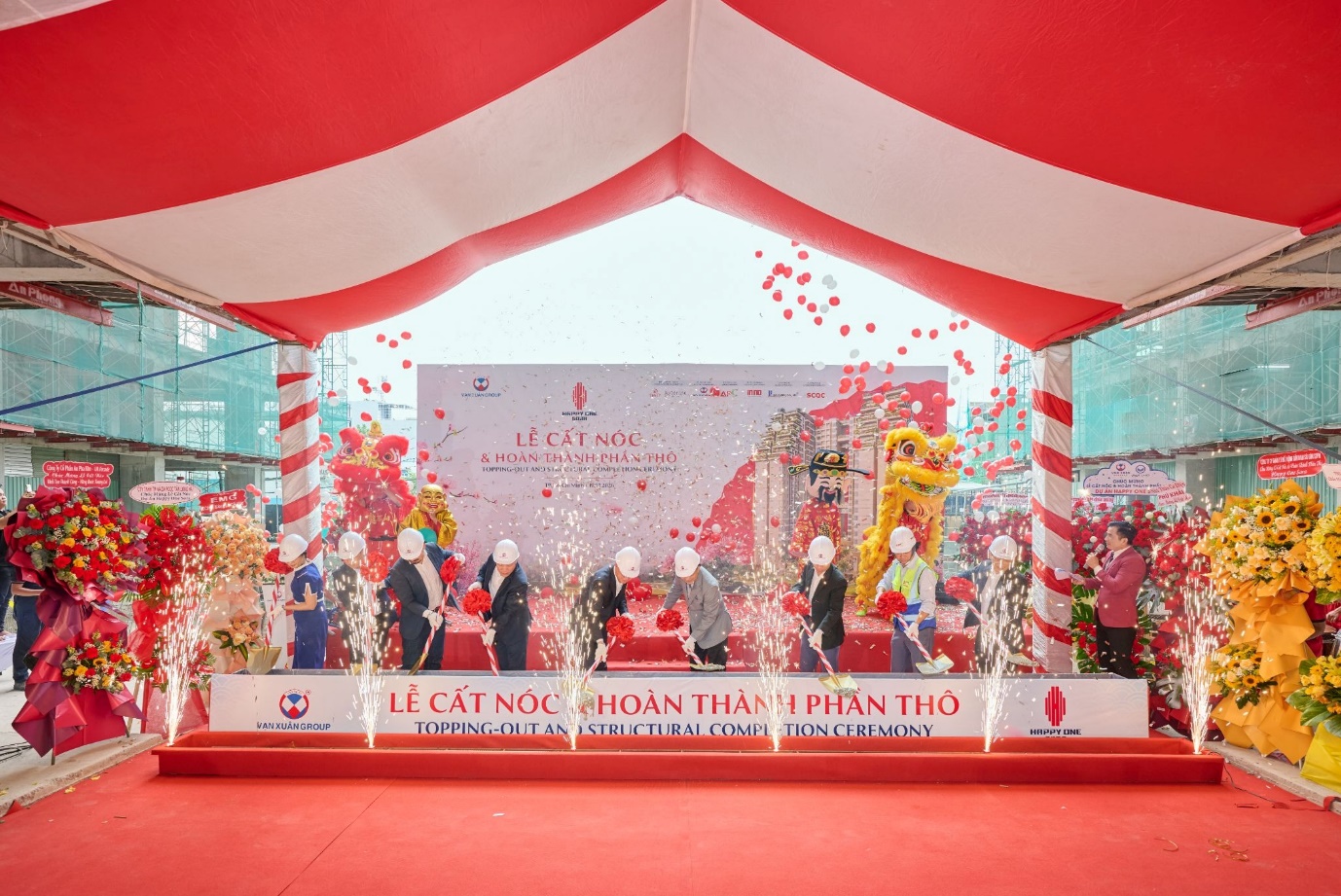 Nghi thức “Lễ cất nóc &amp; Hoàn thành phần thô” dự án Happy One Sora.