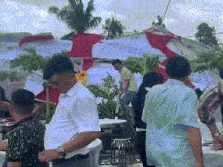 Lốc xoáy cuốn bay rạp cưới, chú rể Cần Thơ: 'Trong rủi có may'