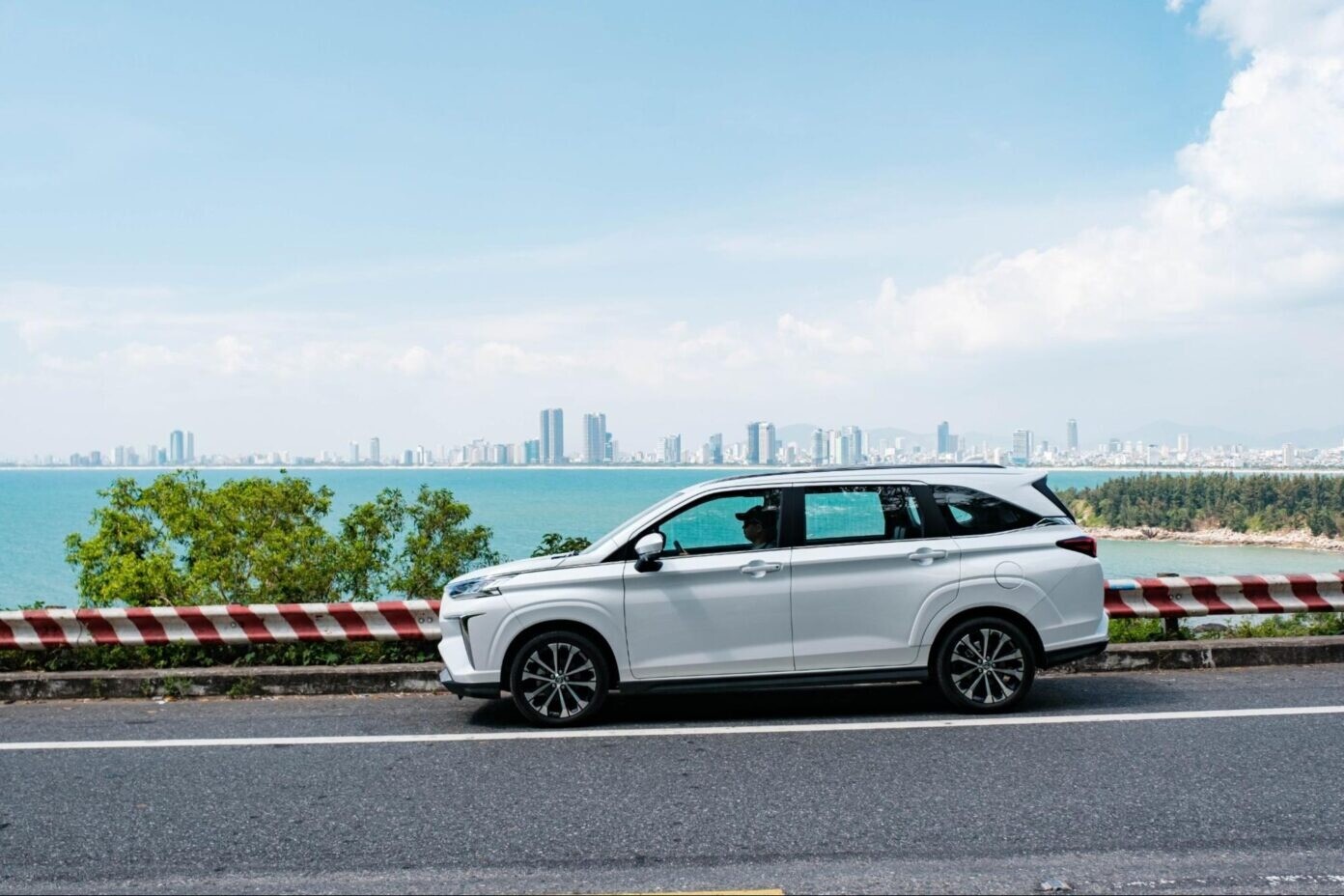 So sánh Toyota Veloz Cross và Innova Cross: MPV hiện đại hay bề thế? - 8