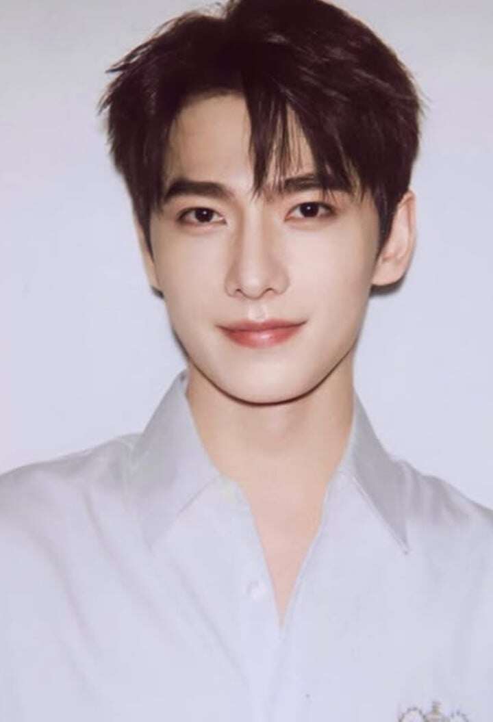 Dương Dương được xem là một trong những mỹ nam tiêu biểu của màn ảnh Hoa ngữ. (Ảnh: Instagram Dương Dương)