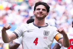 Declan Rice vừa ghi bàn vừa kiến tạo: Xứng đáng thủ quân mới của ĐT Anh