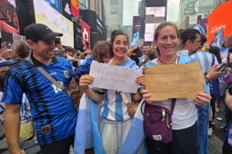 Fan Argentina khiêu khích TBN, vé "chợ đen" chung kết World Cup giá 237 triệu đồng