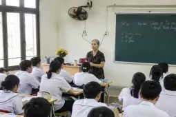 Nhà giáo nghỉ hưu có thể tiếp tục ký hợp đồng toàn thời gian với cơ sở giáo dục