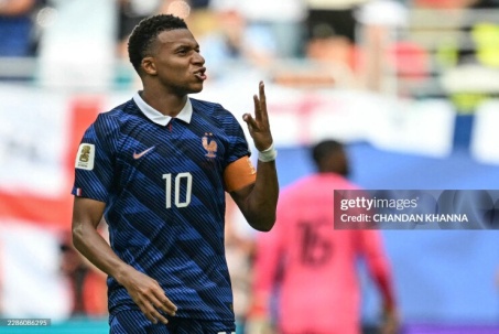 Mbappe phá kỷ lục ghi bàn của Messi tại World Cup, Olise vượt huyền thoại Pele