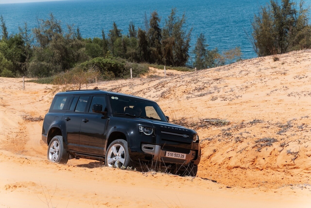 Trải nghiệm xe Defender trên cung đường đa địa hình đẹp nhất Việt Nam - 5