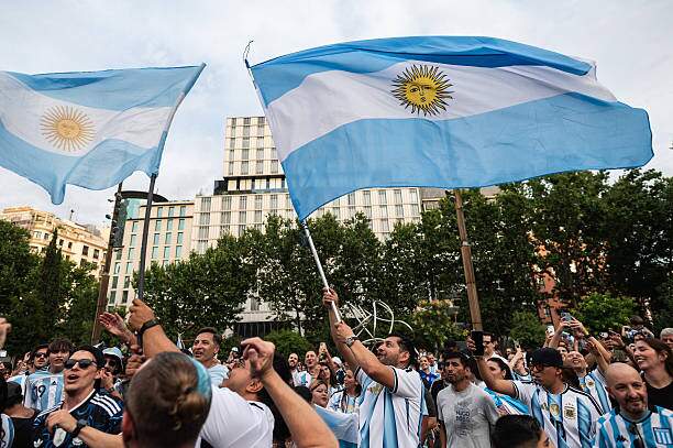 Triệu fan Tây Ban Nha mở hội: "Nổ tung" vì Torres ghi bàn hạ gục Argentina - 28