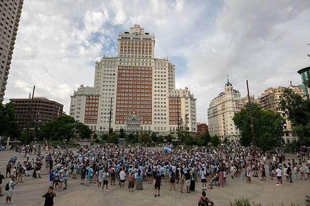 Triệu fan Tây Ban Nha mở hội: "Nổ tung" vì Torres ghi bàn hạ gục Argentina - 27