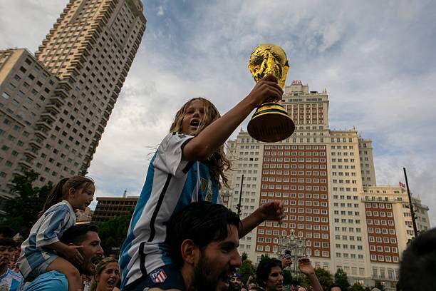 Triệu fan Tây Ban Nha mở hội: "Nổ tung" vì Torres ghi bàn hạ gục Argentina - 26