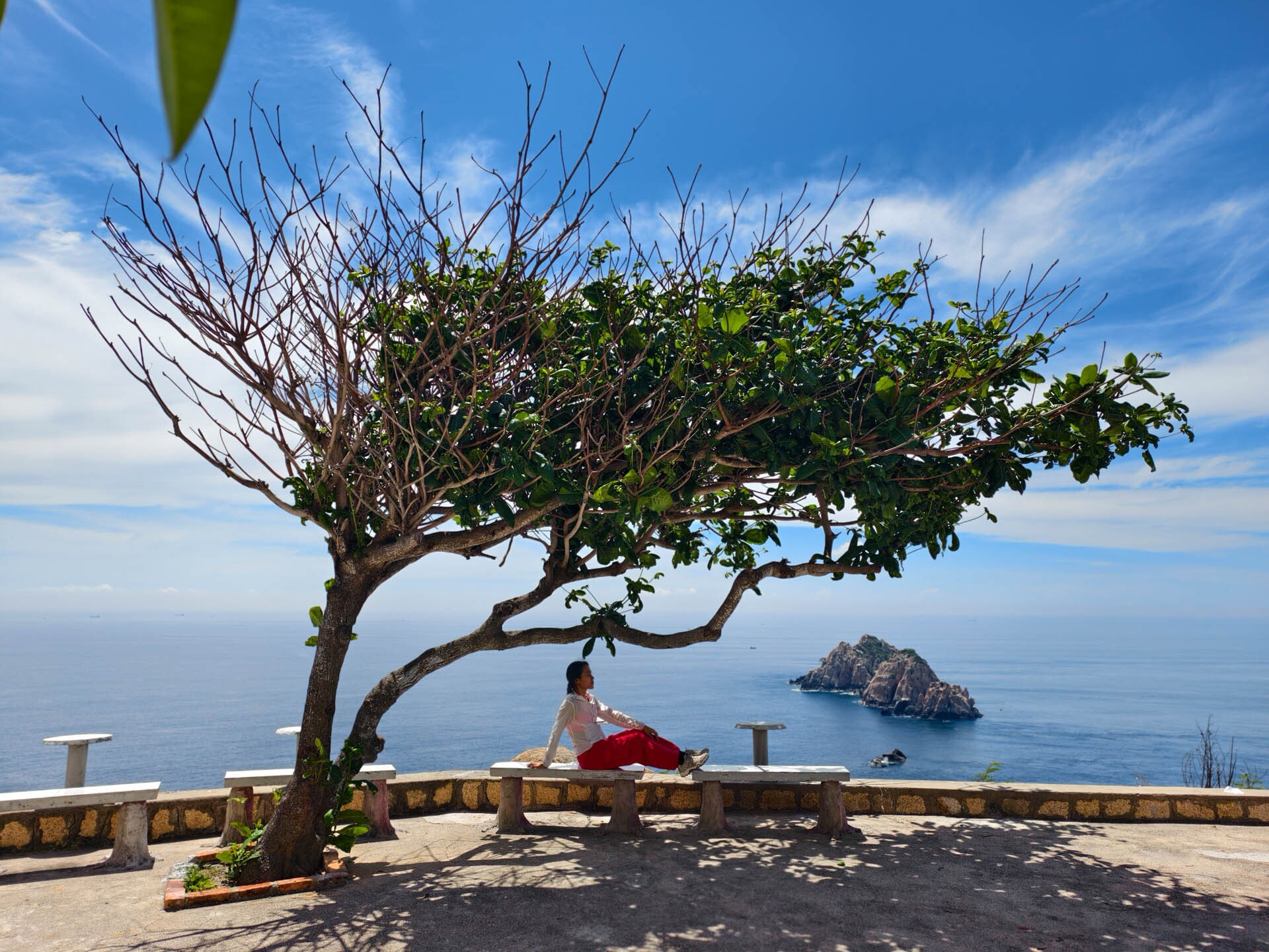 Đảo Bích Đầm. Ảnh: Thiều Sang, Ninh Thái Thái