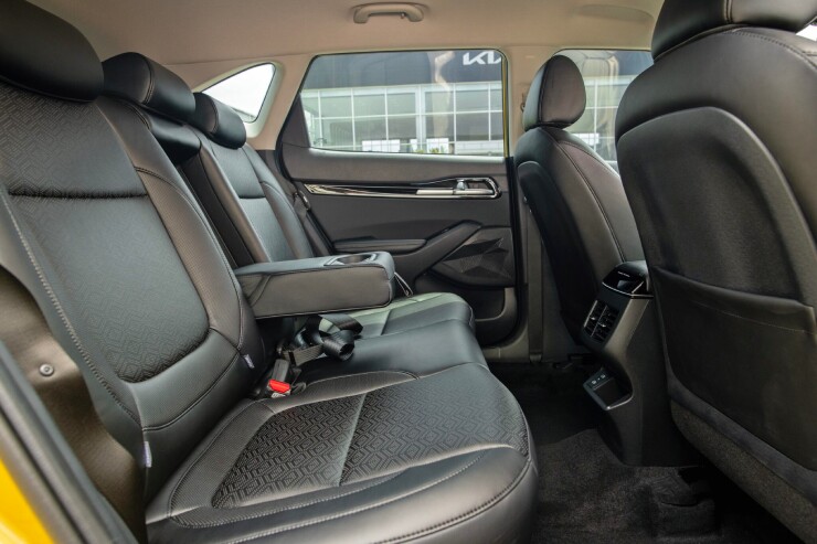 KIA Seltos lộ rõ ưu nhược điểm thế nào khi so kè với các đối thủ? - 10