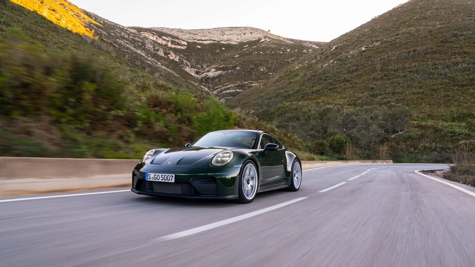 Porsche nói không với động cơ điện trên mẫu xe 911 huyền thoại - 2