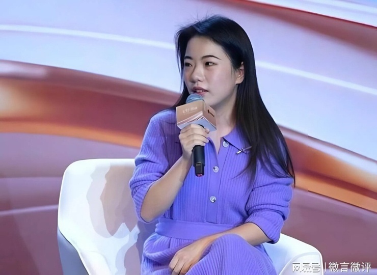 'Thần đồng văn học' Jiang Fangzhou. Ảnh: 163