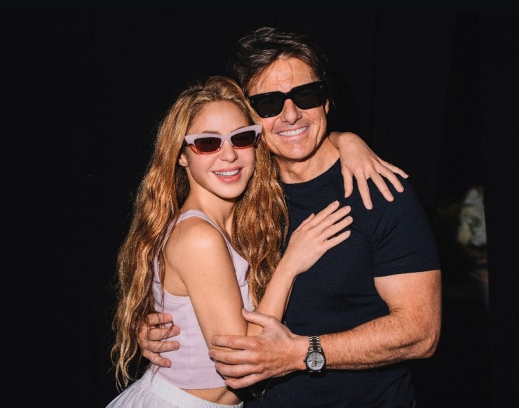 Shakira đăng ảnh bên Tom Cruise khi gặp gỡ ở World Cup.
