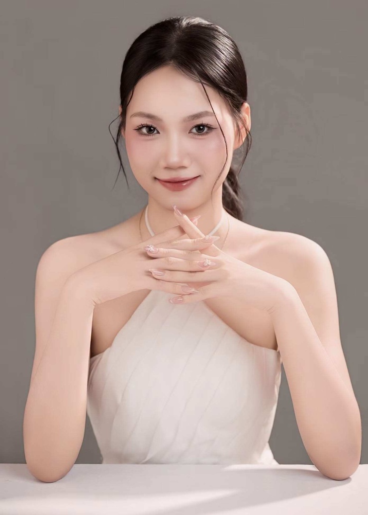 Dương Vân Anh tốt nghiệp chuyên ngành Dược lâm sàng tại Đại học Dược Hà Nội (HUP).