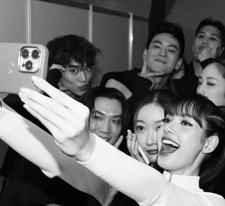 Ốp điện thoại cũ của Lisa. Ảnh: Instagram