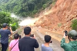Khi thảm họa thành 'miếng mồi' trên mạng
