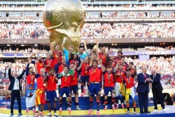FIFA cắt hình ông Trump khỏi bức ảnh nhà vô địch World Cup