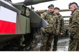 Ba Lan bác bỏ việc triển khai quân đội ở Ukraine