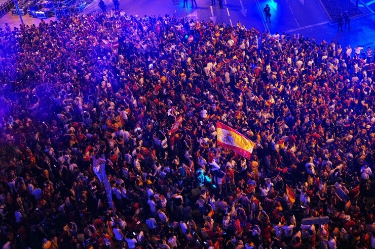Tây Ban Nha rước cúp vô địch World Cup: Rodri tri ân người hùng Torres, cái kết hoành tráng - 16