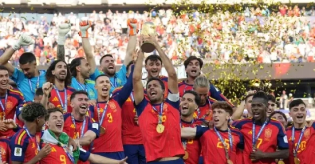 Hé lộ khoản thưởng dành cho tân vương World Cup...
