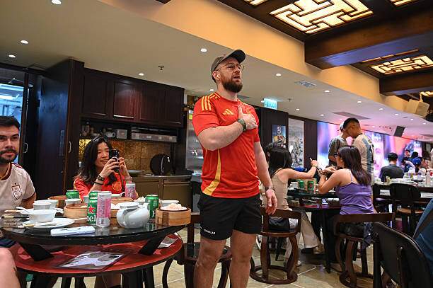 Triệu fan Tây Ban Nha mở hội: "Nổ tung" vì Torres ghi bàn hạ gục Argentina - 16