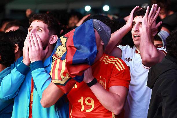 Triệu fan Tây Ban Nha mở hội: "Nổ tung" vì Torres ghi bàn hạ gục Argentina - 21