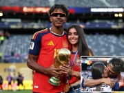 Yamal hôn bạn gái đắm đuối mừng vô địch World Cup
