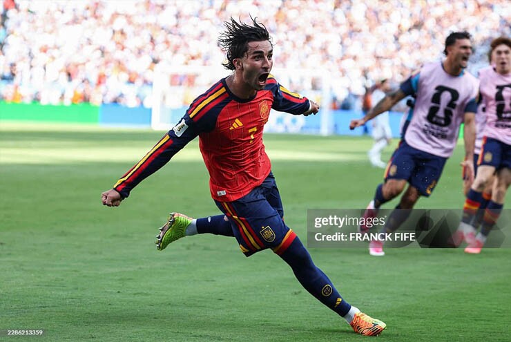 Torres ghi bàn mở điểm vỡ òa