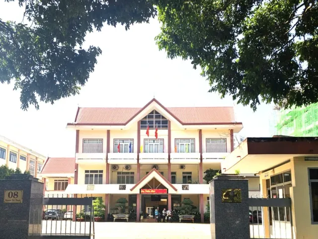 Tuyển sinh lớp 10 ở Đắk Lắk: Phụ huynh bật khóc, có người ví như ‘lô tô, xổ số’