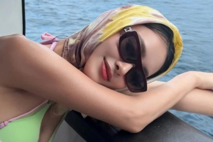Á hậu Bùi Khánh Linh gợi cảm ở tuổi 24
