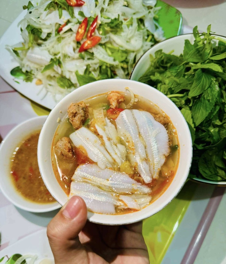 Loại cá bé tí ti, trắng trong, không tanh, ít chất béo tốt cho tim mạch, dễ tiêu hoá, phi lê làm gỏi cực ngon - 8